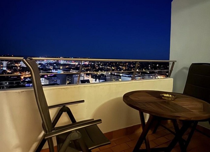 Andreas-Dirks-Straße 8 Haus Metropol Wohnung 302 im 12. Stock  (AD8-302)