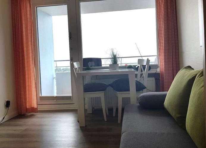 Andreas-Dirks-Straße 8 Haus Metropol Wohnung 302 im 12. Stock  (AD8-302)